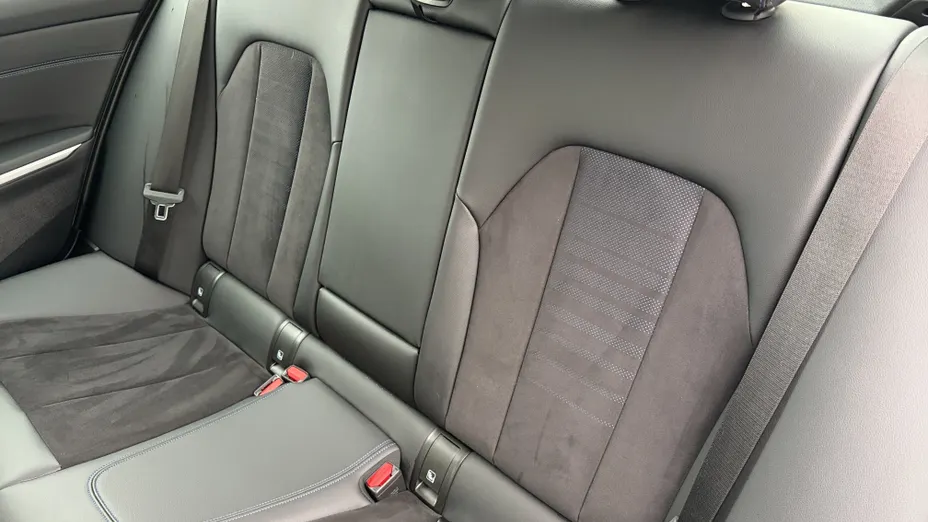 BMW Seria 3 318i M Sport aut