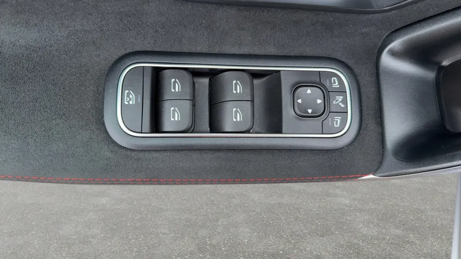 MERCEDES-BENZ CLA CLA 200 AMG Line 7G-DCT