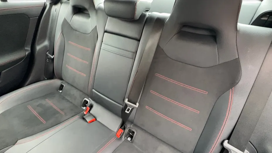 MERCEDES-BENZ CLA CLA 200 AMG Line 7G-DCT