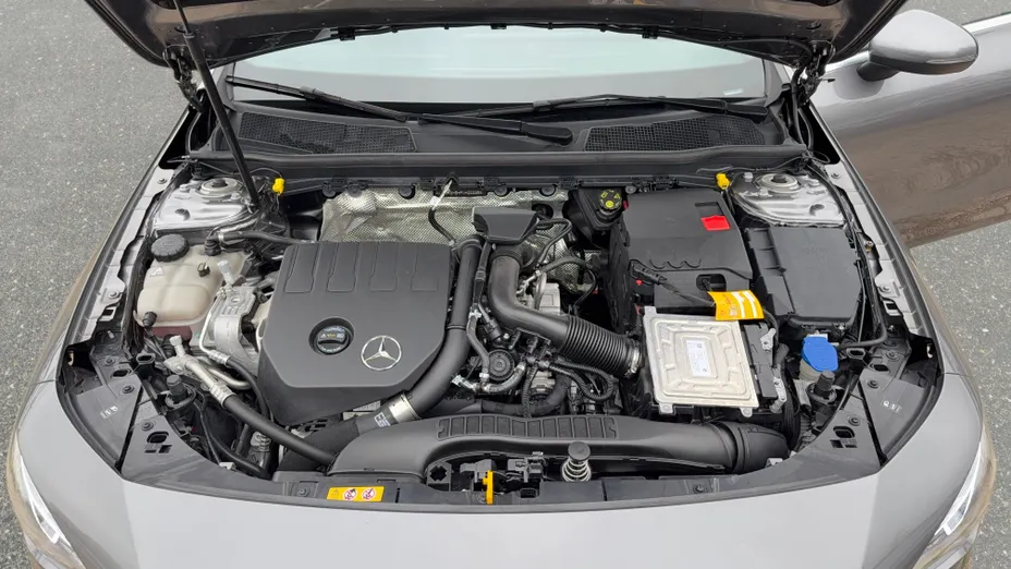 MERCEDES-BENZ CLA CLA 200 AMG Line 7G-DCT
