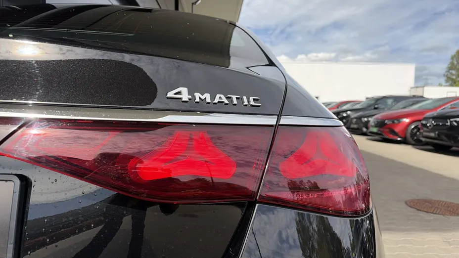 MERCEDES-BENZ E Klasa E 220 d mHEV 4-Matic Avantgarde 9G-Tronic