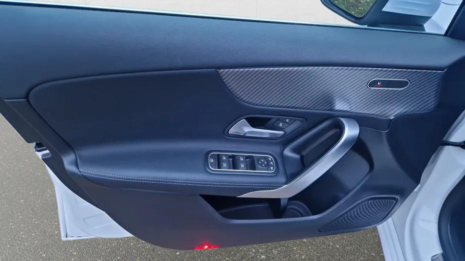 MERCEDES-BENZ A Klasa A 180 Progressive 7G-DCT