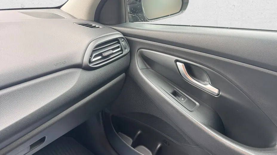 HYUNDAI i30 i30 Fastback 1.5 T-GDI 48V Smart DCT