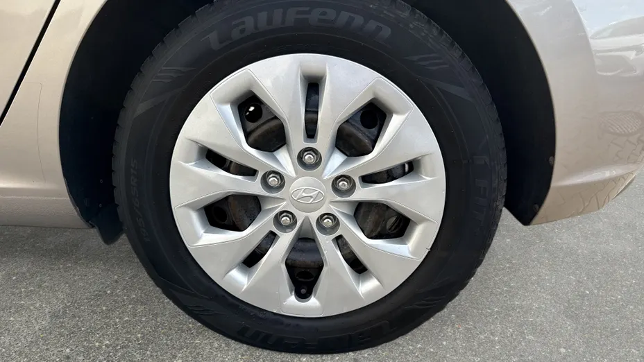 HYUNDAI i30 i30 1.4 Classic +