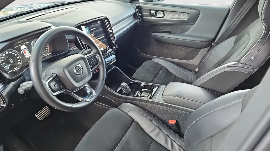VOLVO XC40 XC40 B4 Plus Dark aut
