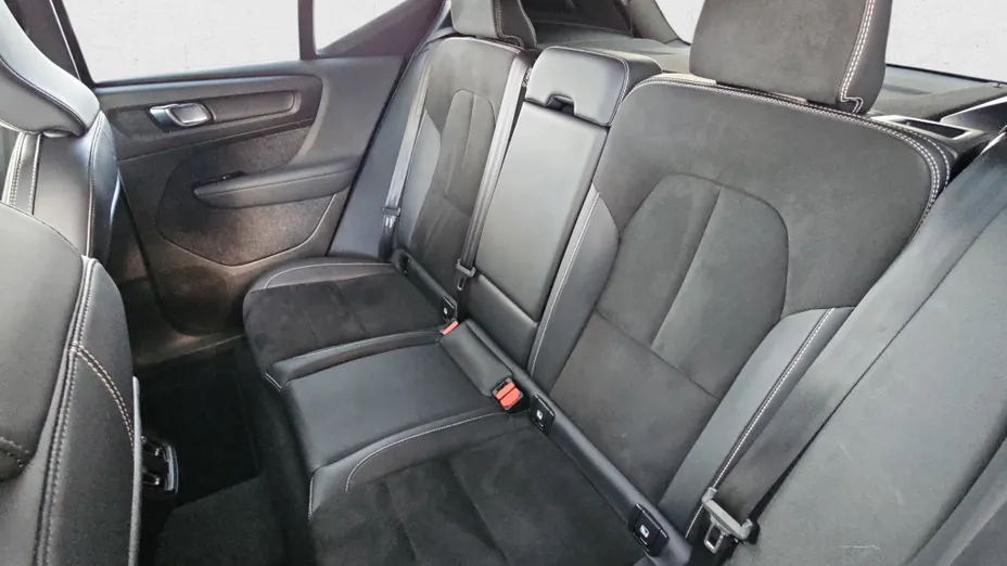 VOLVO XC40 XC40 B4 Plus Dark aut