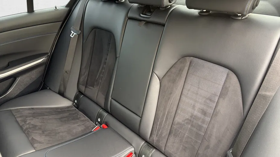 BMW Seria 3 318i M Sport aut