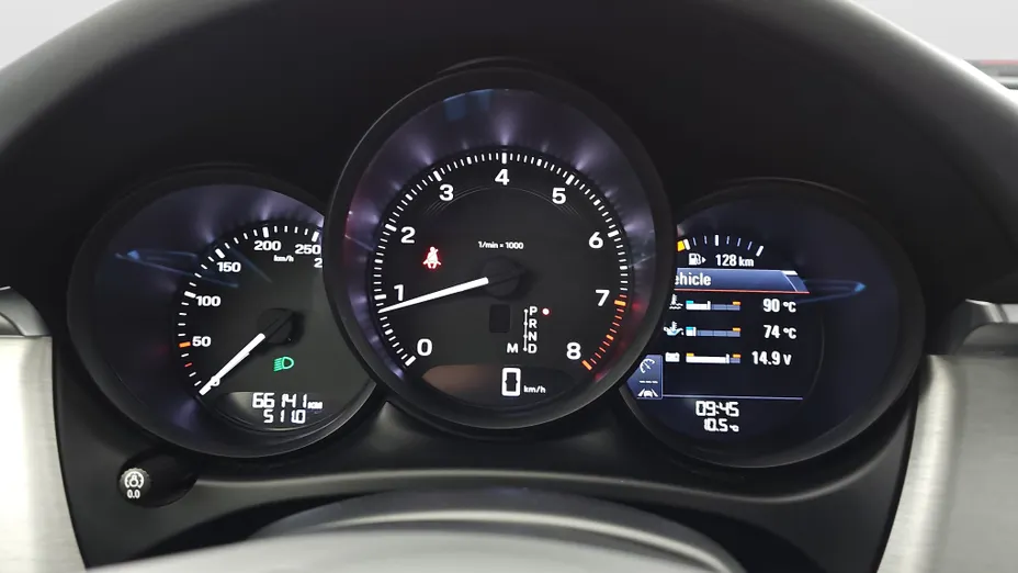 PORSCHE Macan -