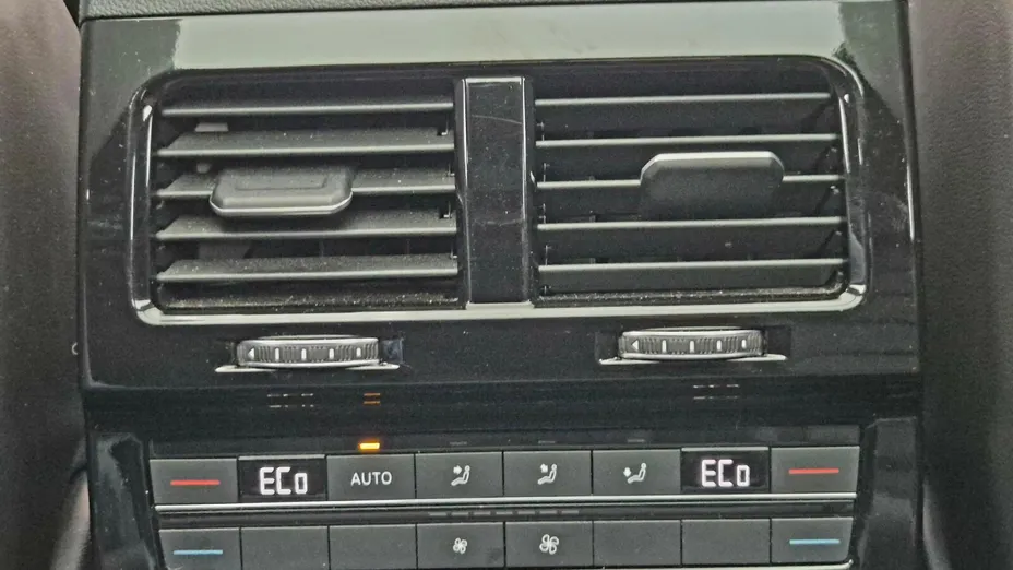 VOLKSWAGEN Touareg Touareg 3.0 V6 TDI 4Motion R-Line