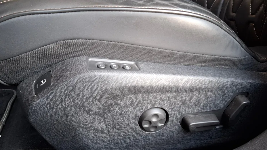 PEUGEOT 508 508 1.6 PureTech First Edition S&S EAT8