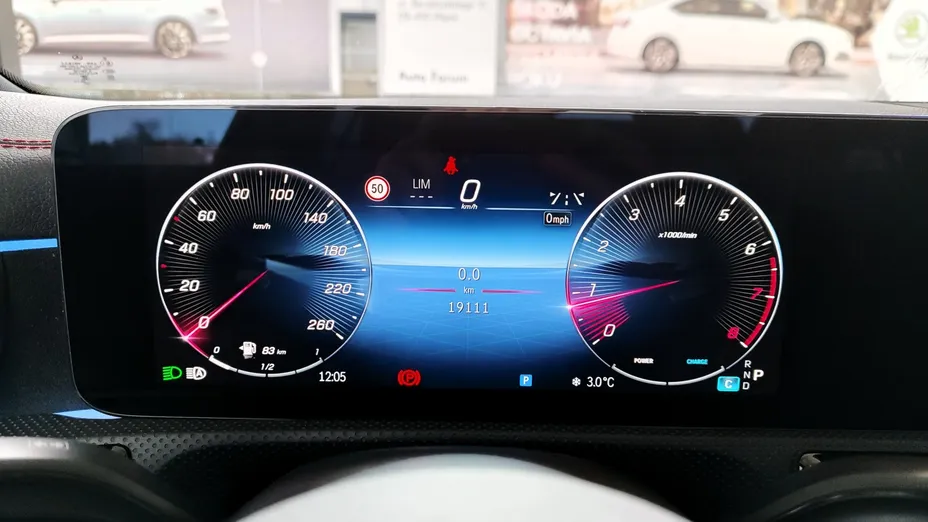 MERCEDES-BENZ CLA CLA 200 AMG Line 7G-DCT