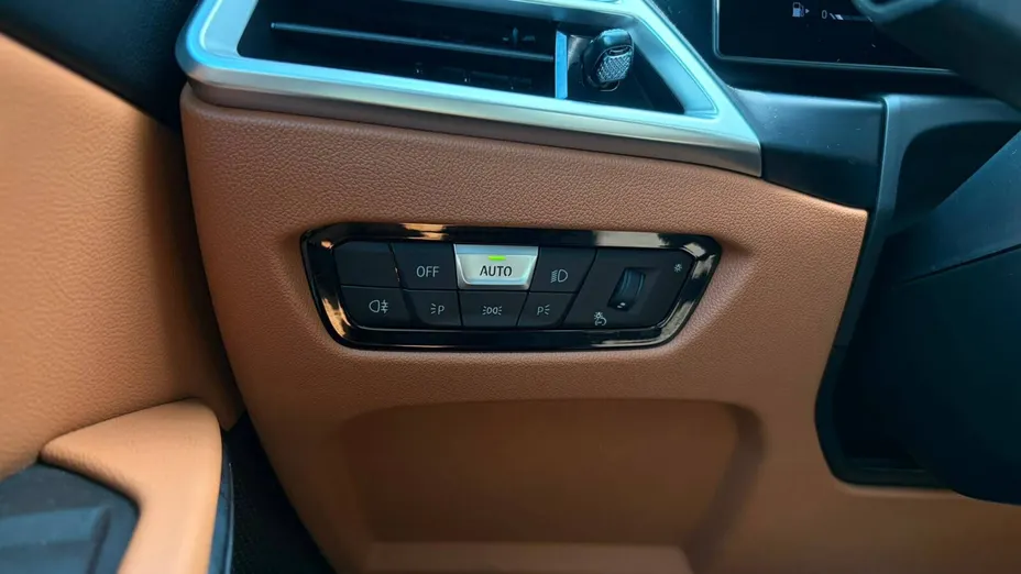 BMW Seria 3 318i M Sport aut