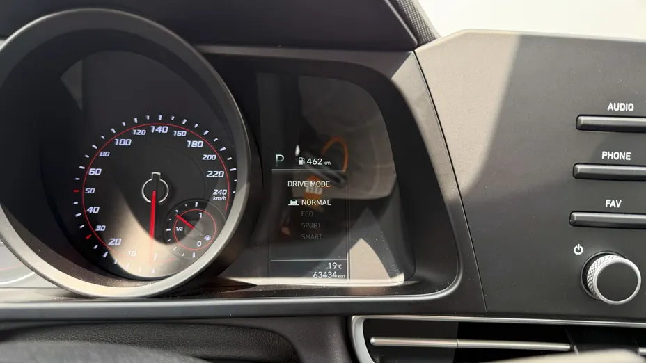 HYUNDAI Elantra Elantra 1.6 Modern CVT