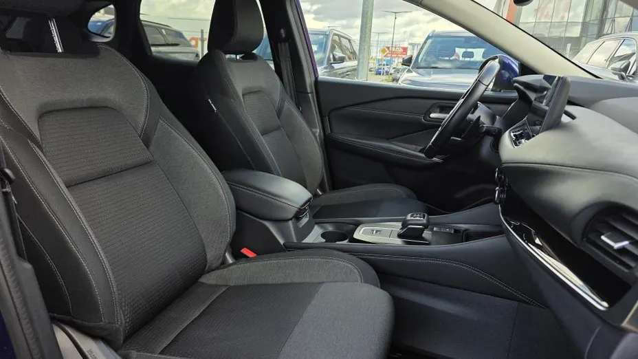 NISSAN Qashqai Qashqai 1.3 DIG-T N-Connecta DCT