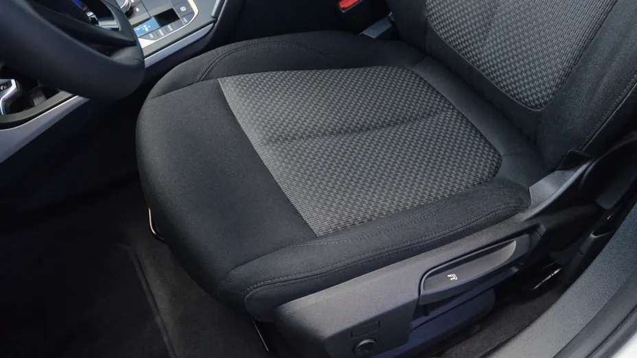 BMW Seria 1 118i Advantage aut