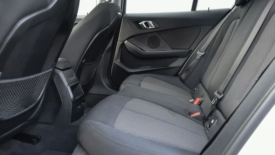 BMW Seria 1 118i Advantage aut