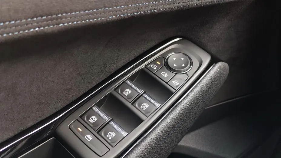 RENAULT Austral Austral 1.3 TCe mHEV Iconic esprit Alpine aut