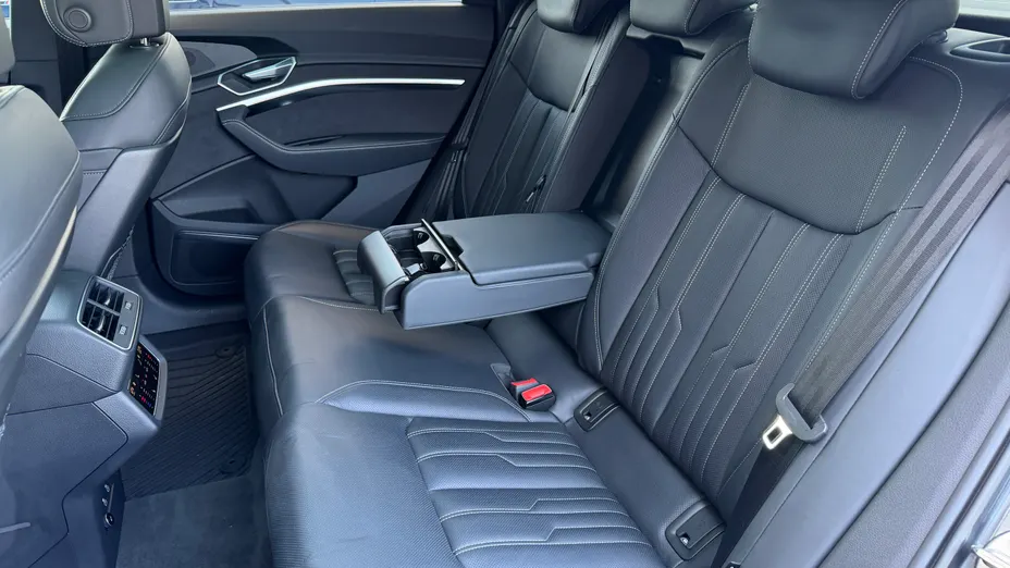 AUDI e-tron Sportback -