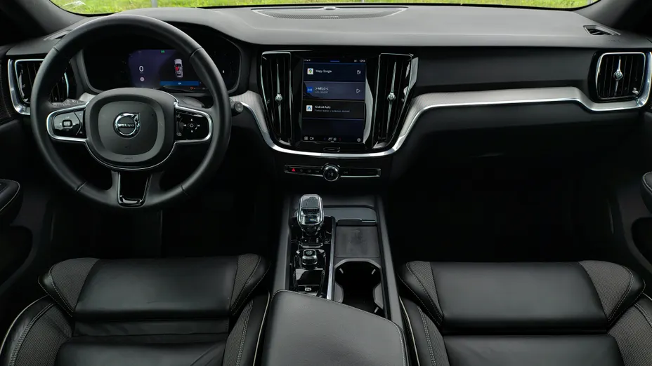 VOLVO V60 V60 B4 D Plus Dark aut