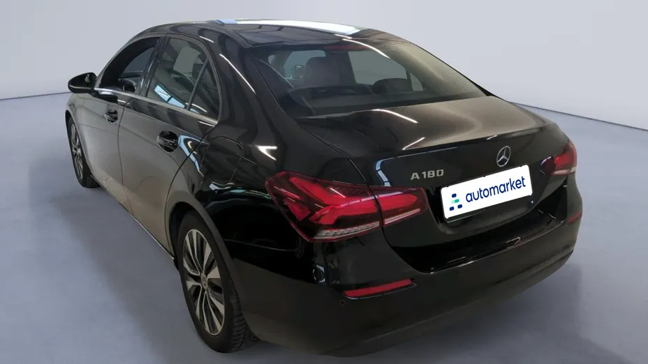 MERCEDES-BENZ A Klasa A 180 7G-DCT