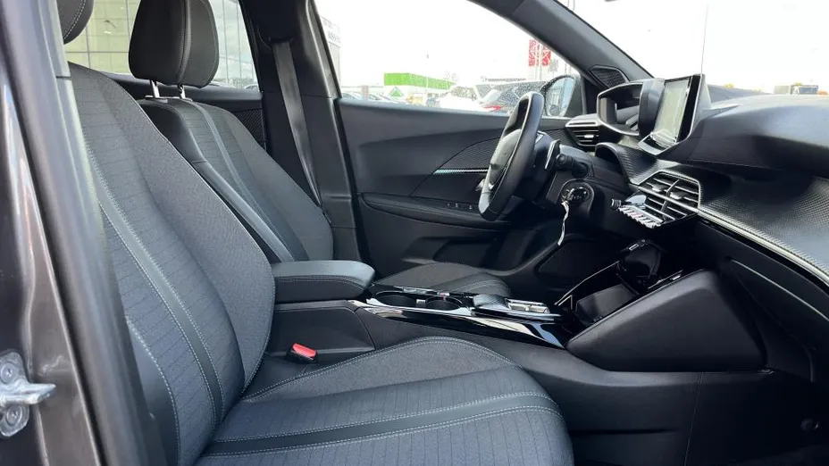 PEUGEOT 2008 2008 1.2 PureTech Allure S&S EAT8