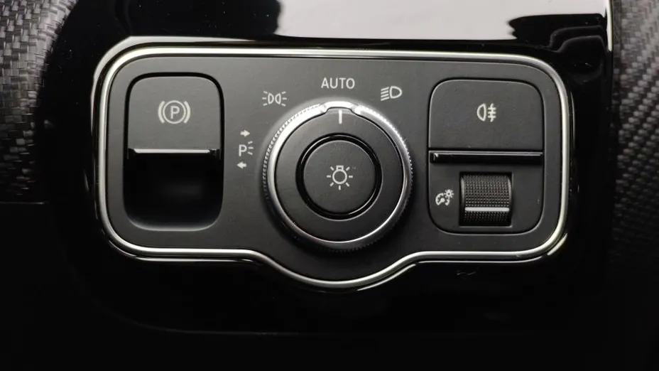 MERCEDES-BENZ A Klasa A 200 d Progressive 8G-DCT