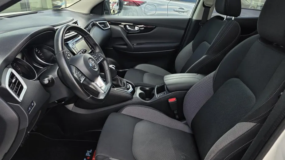 NISSAN Qashqai Qashqai 1.3 DIG-T N-Connecta DCT