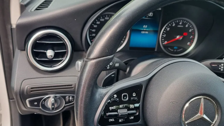 MERCEDES-BENZ C Klasa C 200 9G-TRONIC