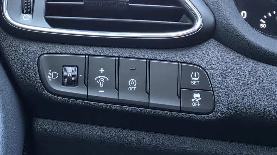 HYUNDAI i30 i30 1.0 T-GDI Modern