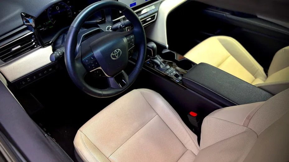TOYOTA Camry Camry 2.5 Hybrid Dynamic Force Executive e-CVT