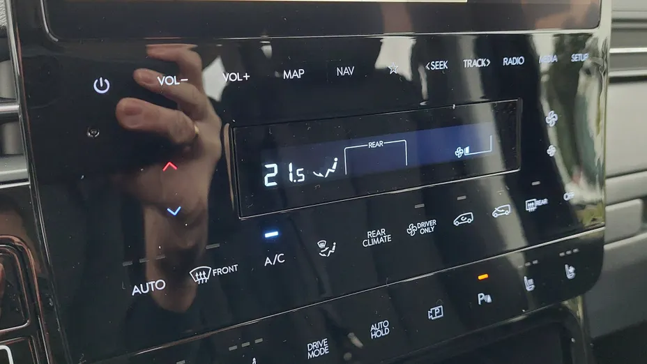 HYUNDAI Staria Staria 1.6 T-GDI HEV Smart VIP aut Nowy