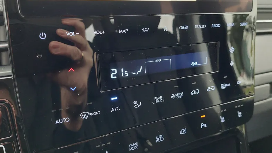 HYUNDAI Staria Staria 1.6 T-GDI HEV Smart VIP aut Nowy