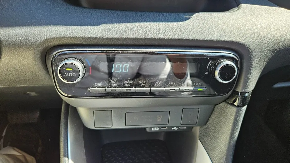 TOYOTA Yaris Yaris Hybrid 1.5 Comfort