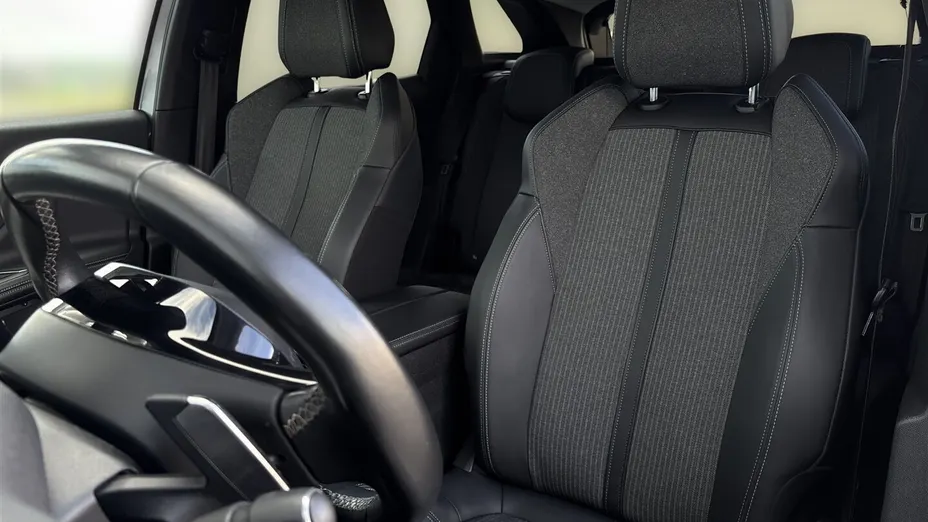 PEUGEOT 3008 3008 1.2 PureTech Allure Pack S&S EAT8