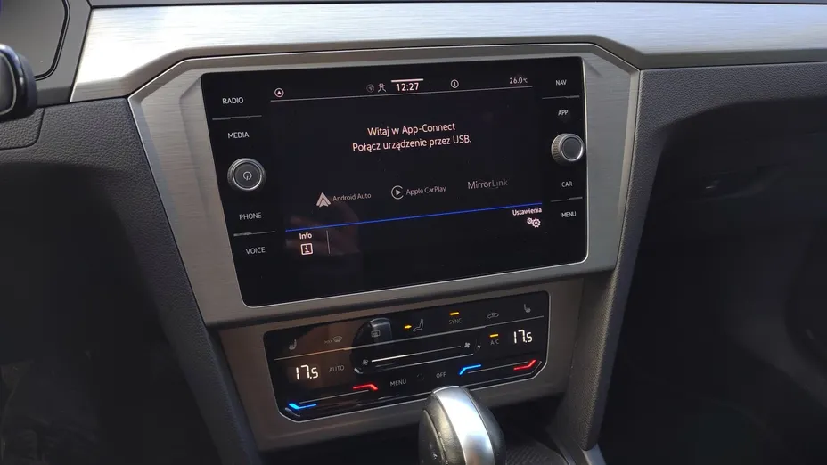VOLKSWAGEN Passat -