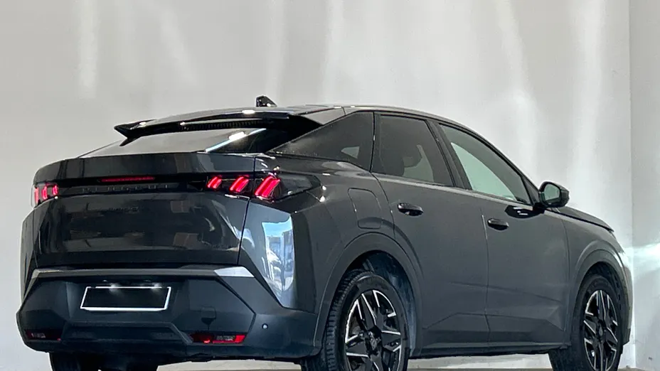 PEUGEOT 3008 -