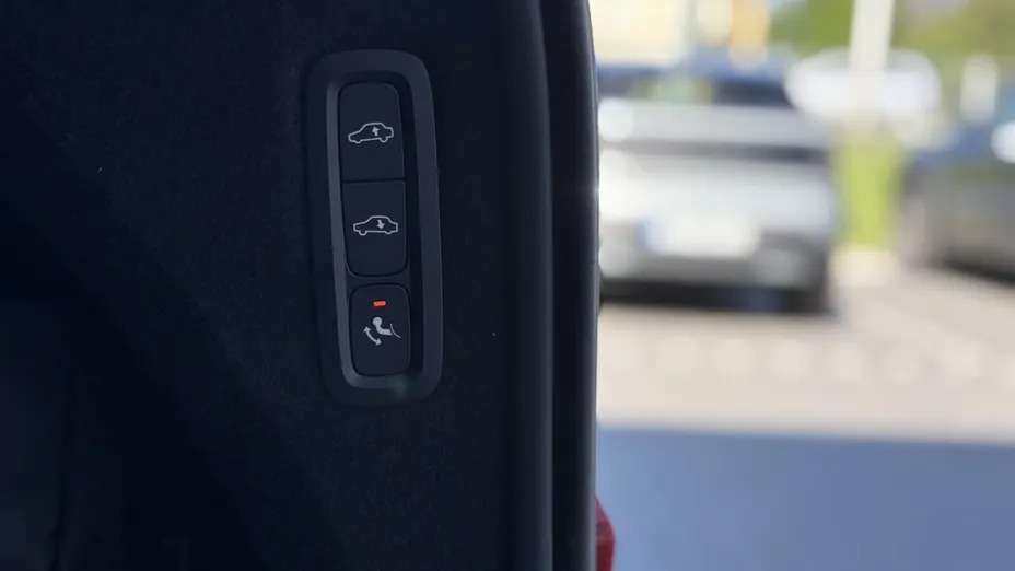 VOLVO XC90 XC90 T8 AWD Plug-In Hybrid Ultra Dark 7os aut