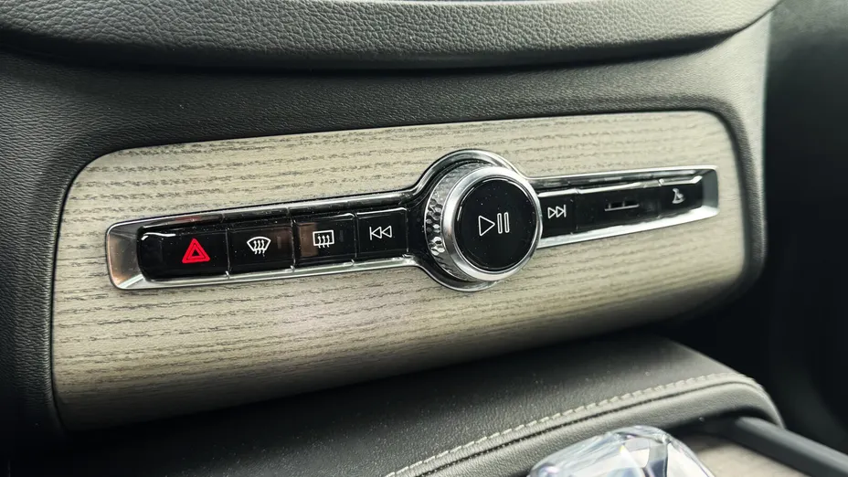 VOLVO XC90 XC90 T8 AWD Plug-In Hybrid Ultimate Dark 7os aut