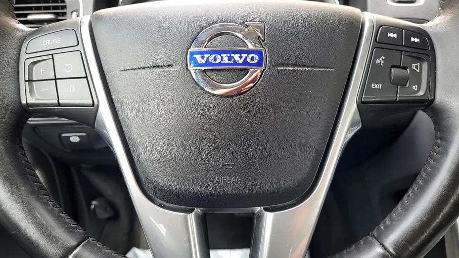 VOLVO V60 -