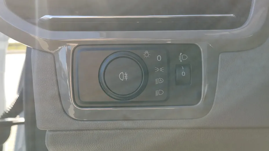 VOLKSWAGEN Transporter Transporter Kombi TDI L2H1 M1 Nowy