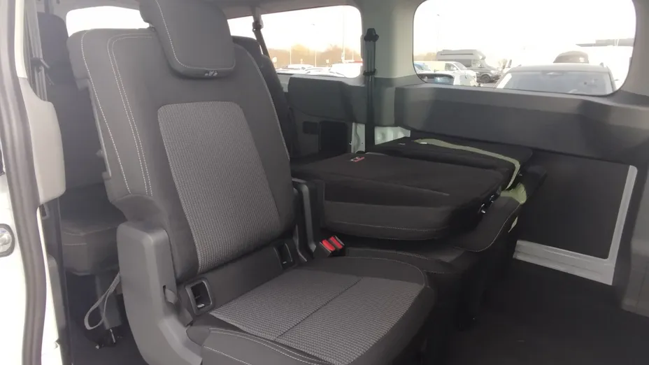 VOLKSWAGEN Transporter Transporter Kombi TDI L2H1 M1 Nowy
