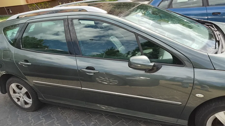 PEUGEOT 407 -