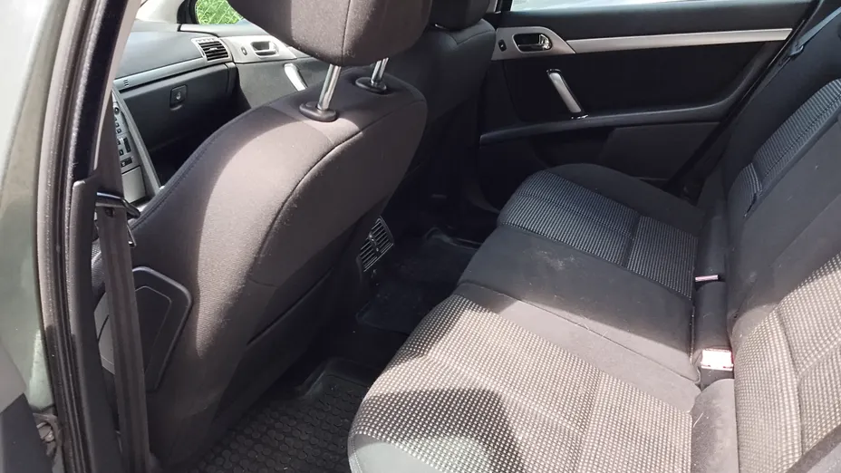 PEUGEOT 407 -