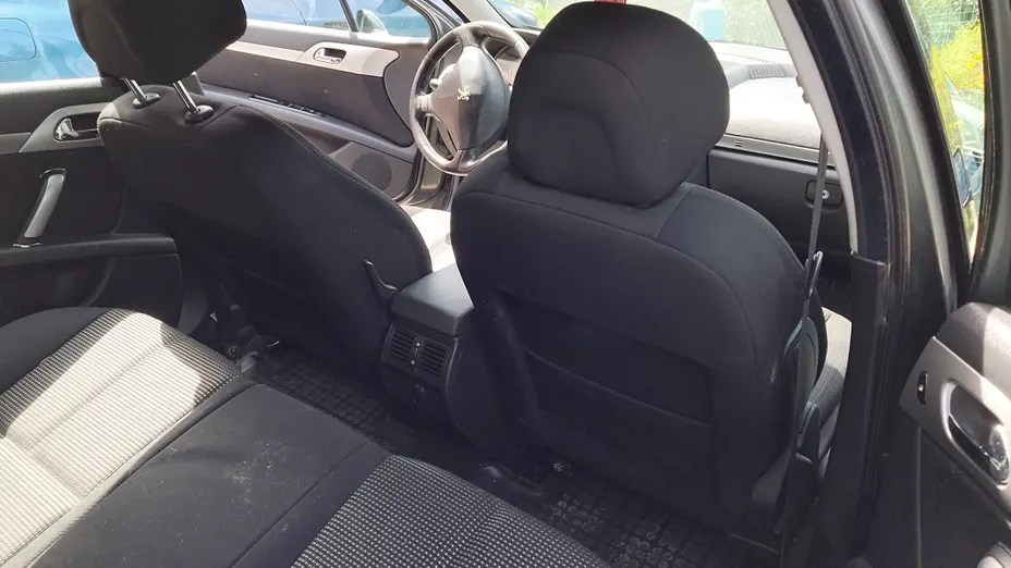 PEUGEOT 407 -