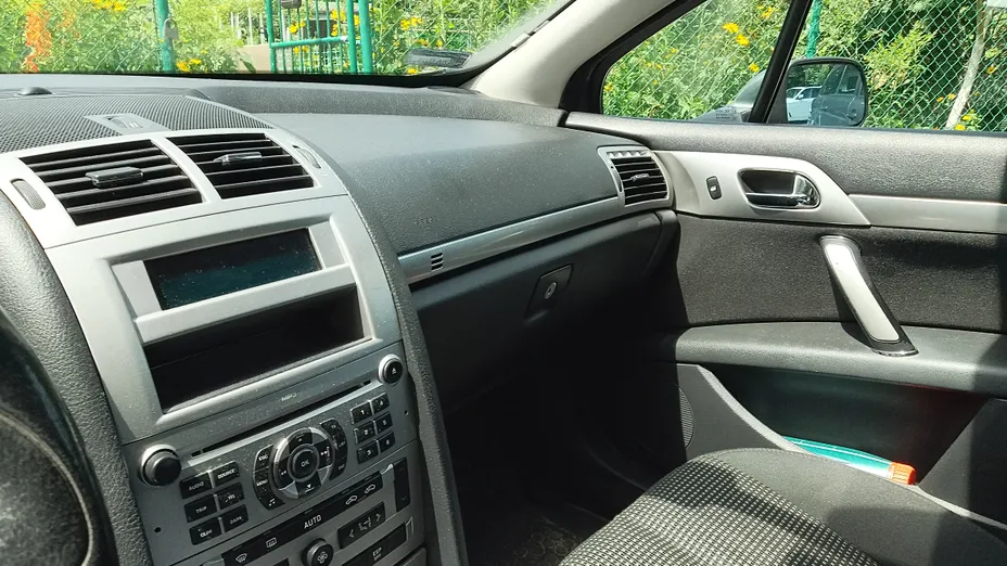 PEUGEOT 407 -