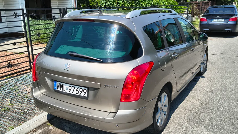 PEUGEOT 308 -