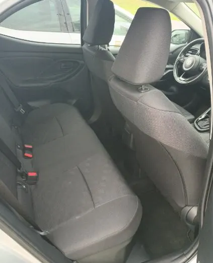 TOYOTA Yaris -