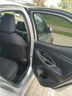 TOYOTA Yaris -