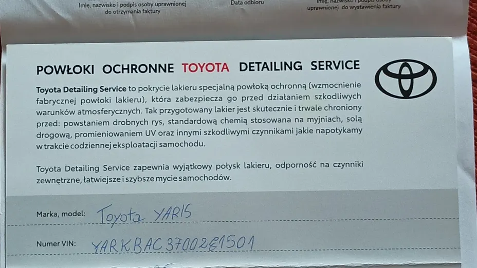 TOYOTA Yaris -