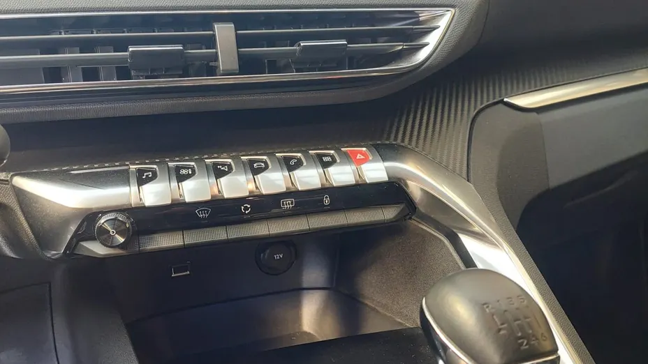 PEUGEOT 3008 3008 1.2 PureTech Active Pack S&S